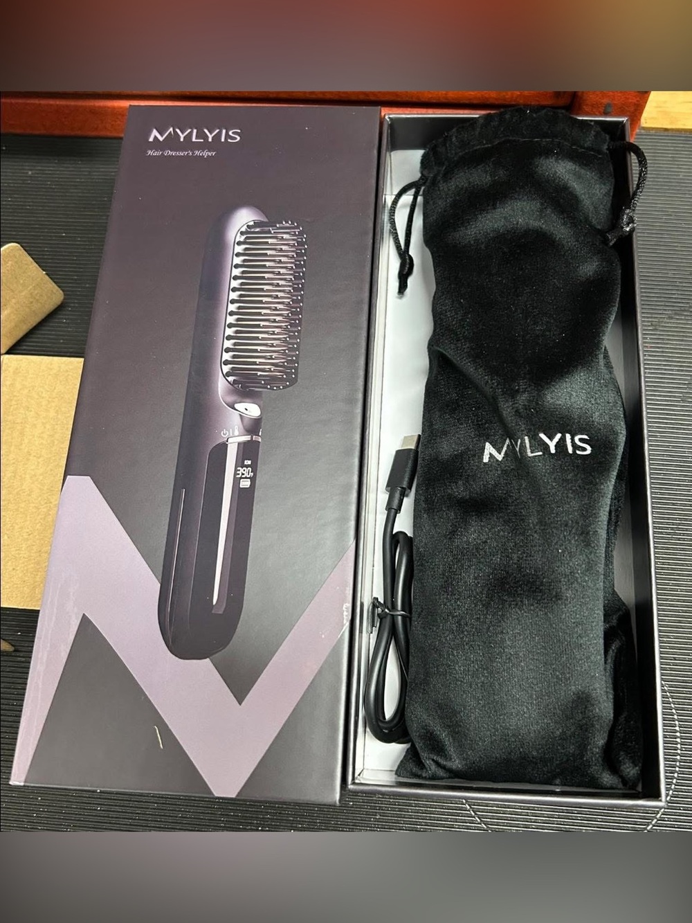 Mylyis Portable Cordless‎ Hair Straightener Brush NEW